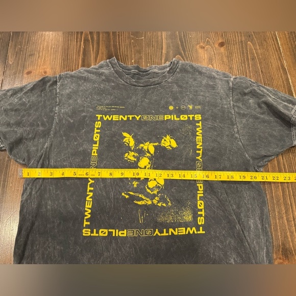 Twenty One Pilots Tour Concert T-Shirt - Picture 5 of 6